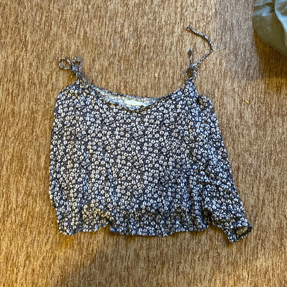 Black and white flower flowy top